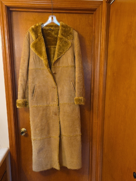 Brandon Thomas Jackets & Blazers - Vintage Brandon Thomas Long Camel Shearling Leather Coat with Faux-Fur Trim